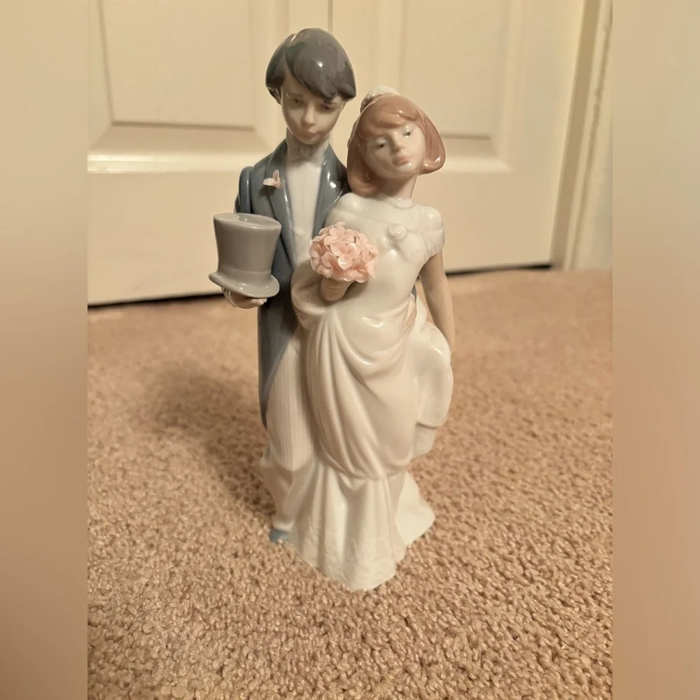 Elegant Wedding Couple Lladro Figurine